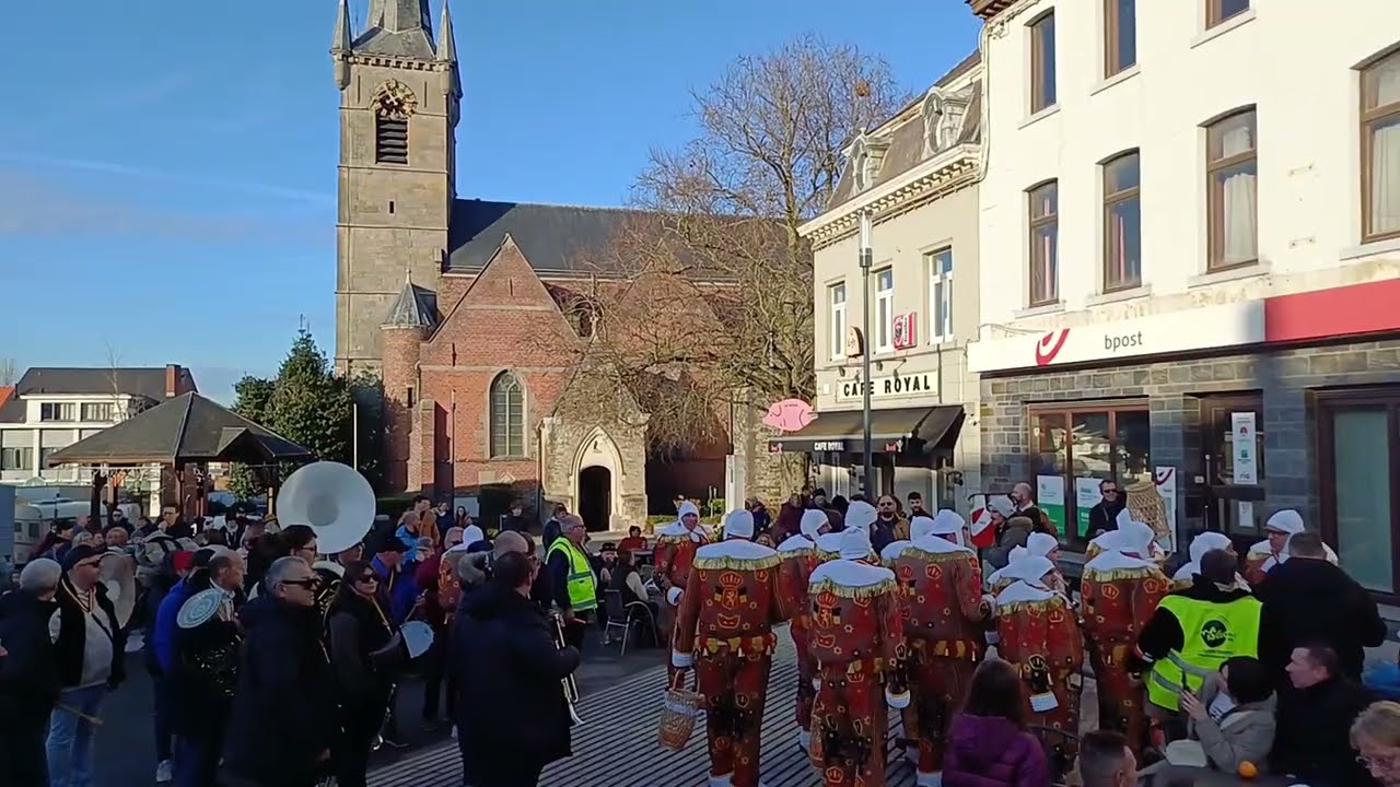 FLOBECQ 🇧🇪 Cortège des Antoniades 2026 (5)
