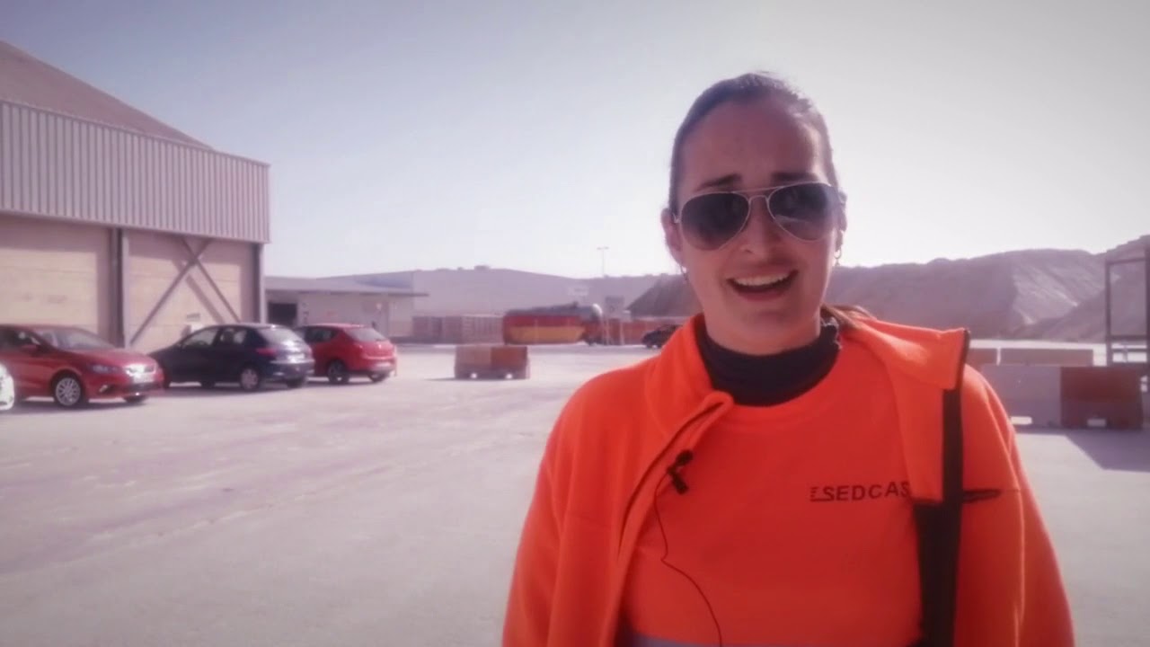 MUJERES CONTRA VIENTO. Mar&iacute;a, primera estibadora en PortCastell&oacute;
