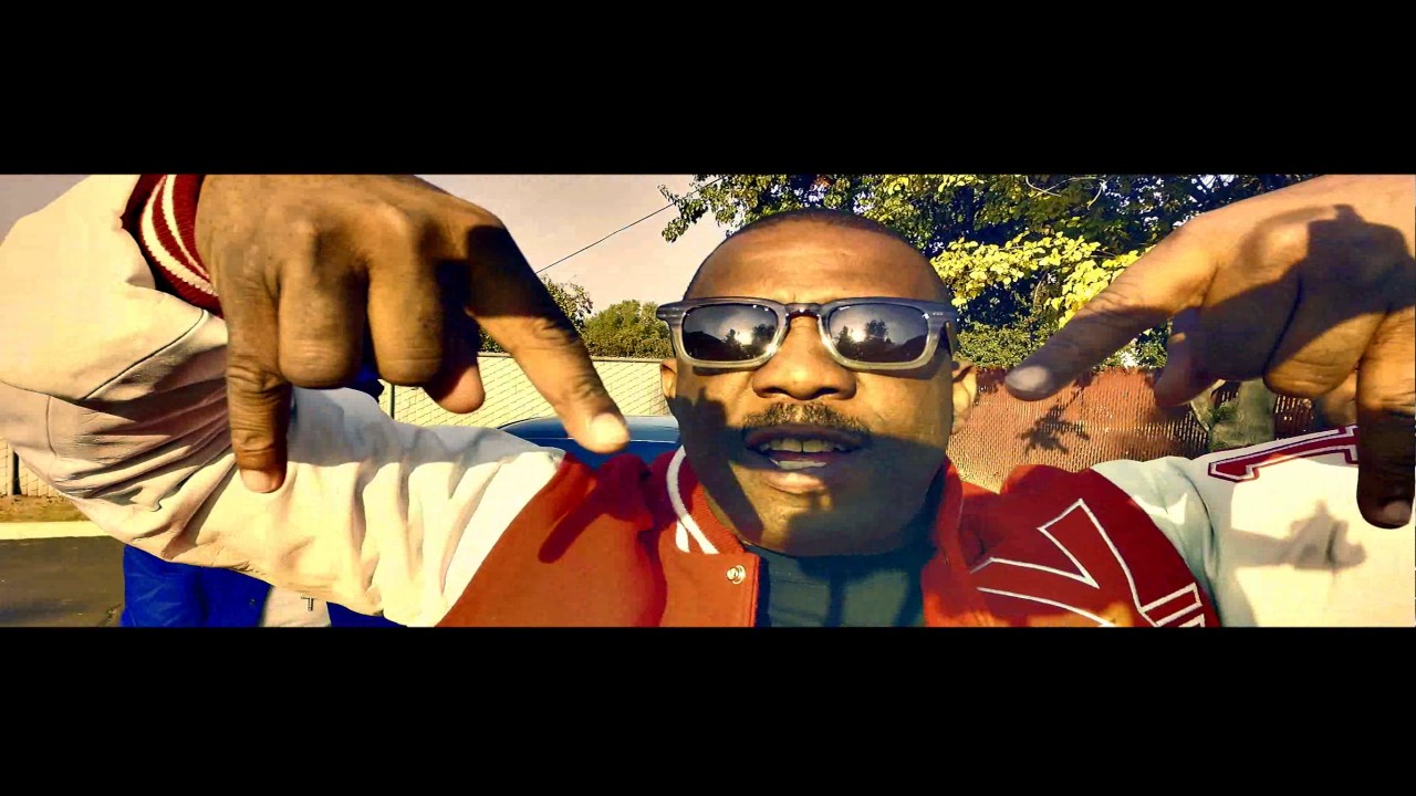 Young Loccn Feat. 4rax - Born A Hitta
