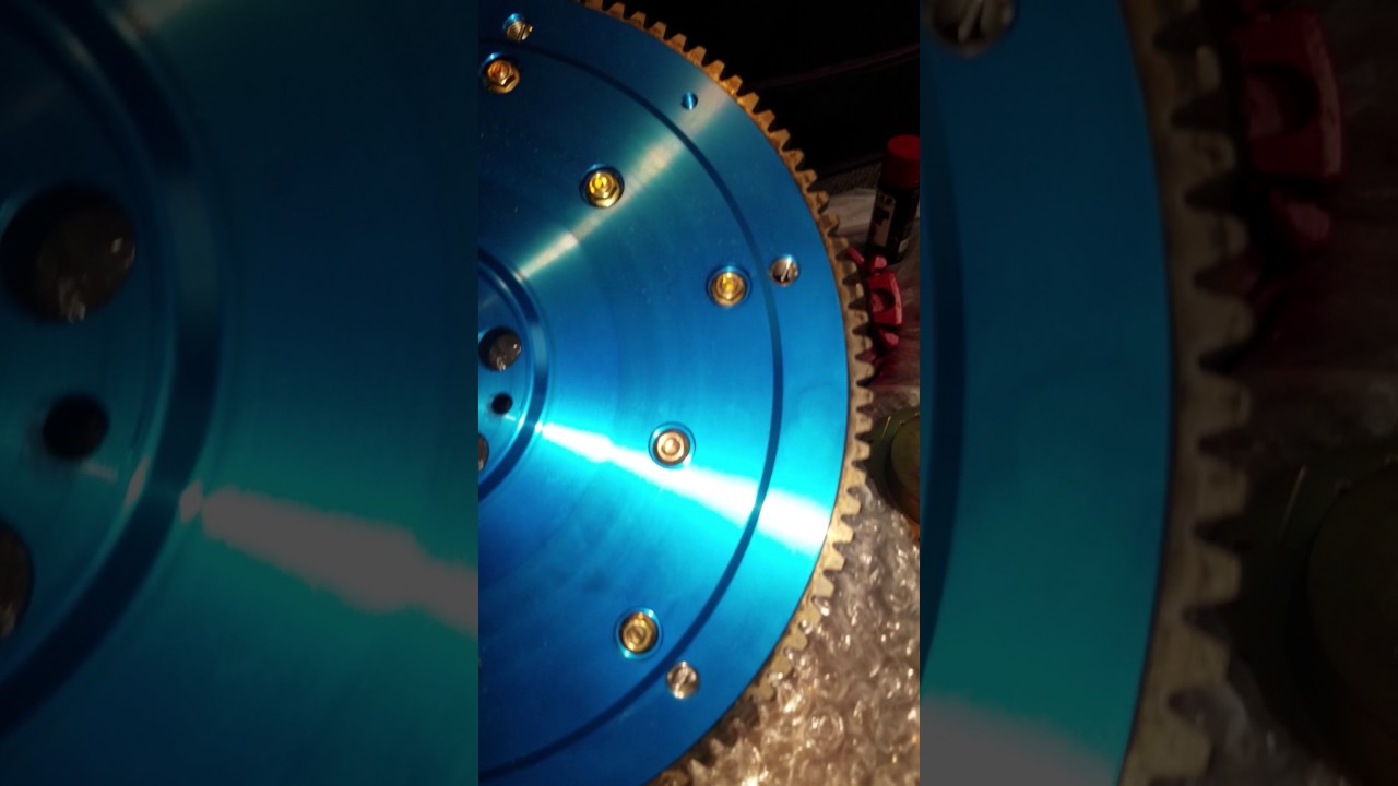 Lightweight flywheel EG hatch.