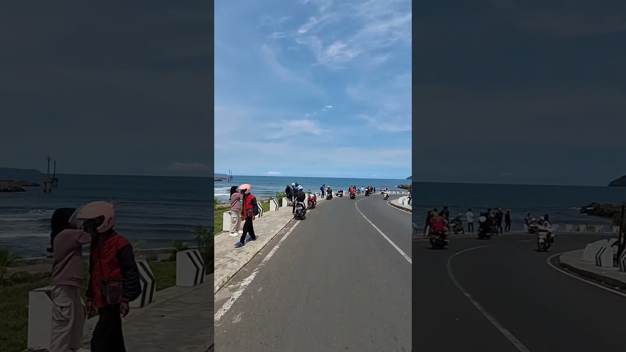 View jembatan merah  viral, Pantai timur ,Pangandaran Beach