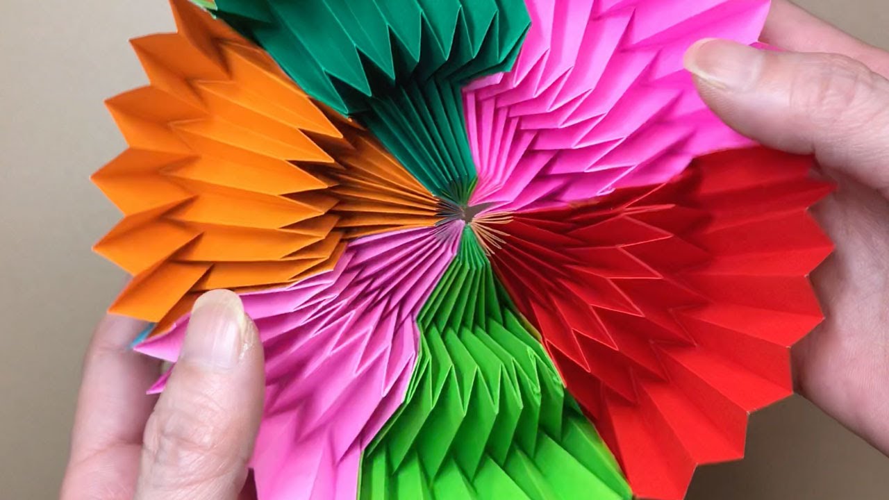 【moving&action origami】くるくる回る万華鏡！遊べるおりがみ(6枚）Beautiful kaleidoscope. You only need 6 origami papers.