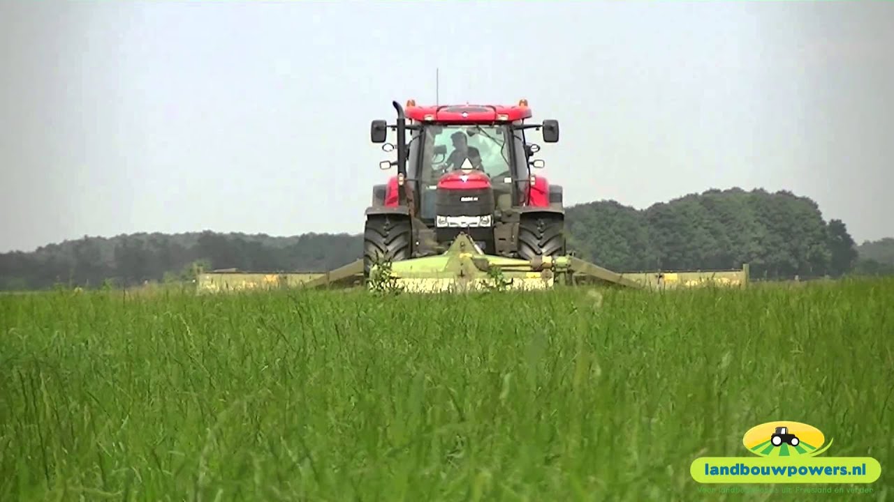 Loonbedrijf Dolsma aan het maaien met Case IH Puma 185 en Deutz Fahr Agrotron TTV 630