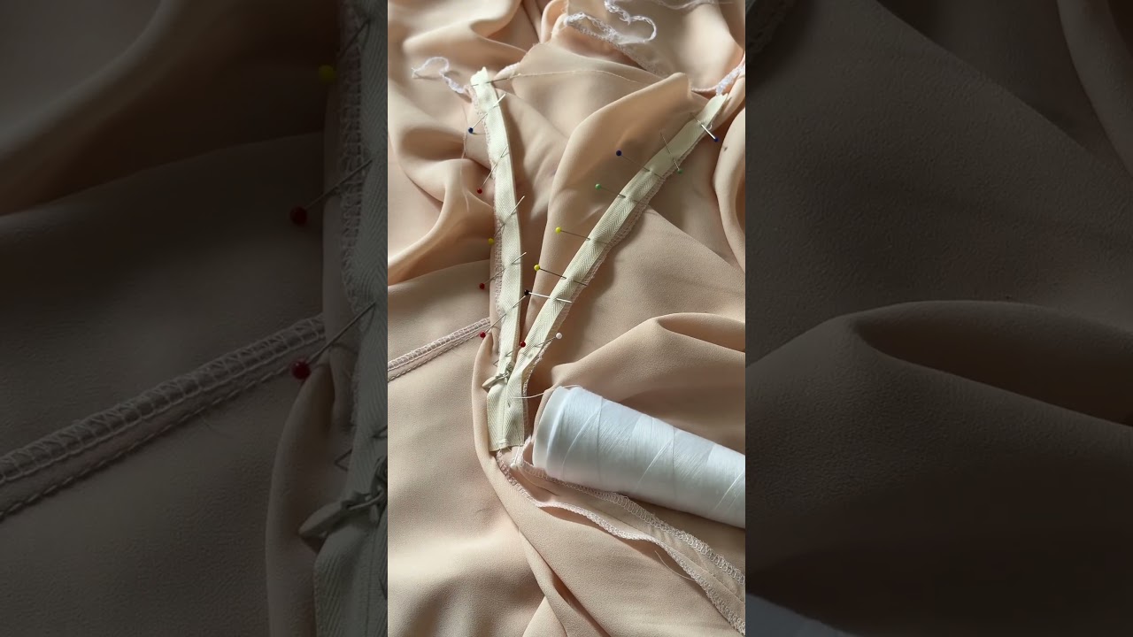 How to sew a zipper in a skirt.#handmade #wedding #weddingdress #fashion
