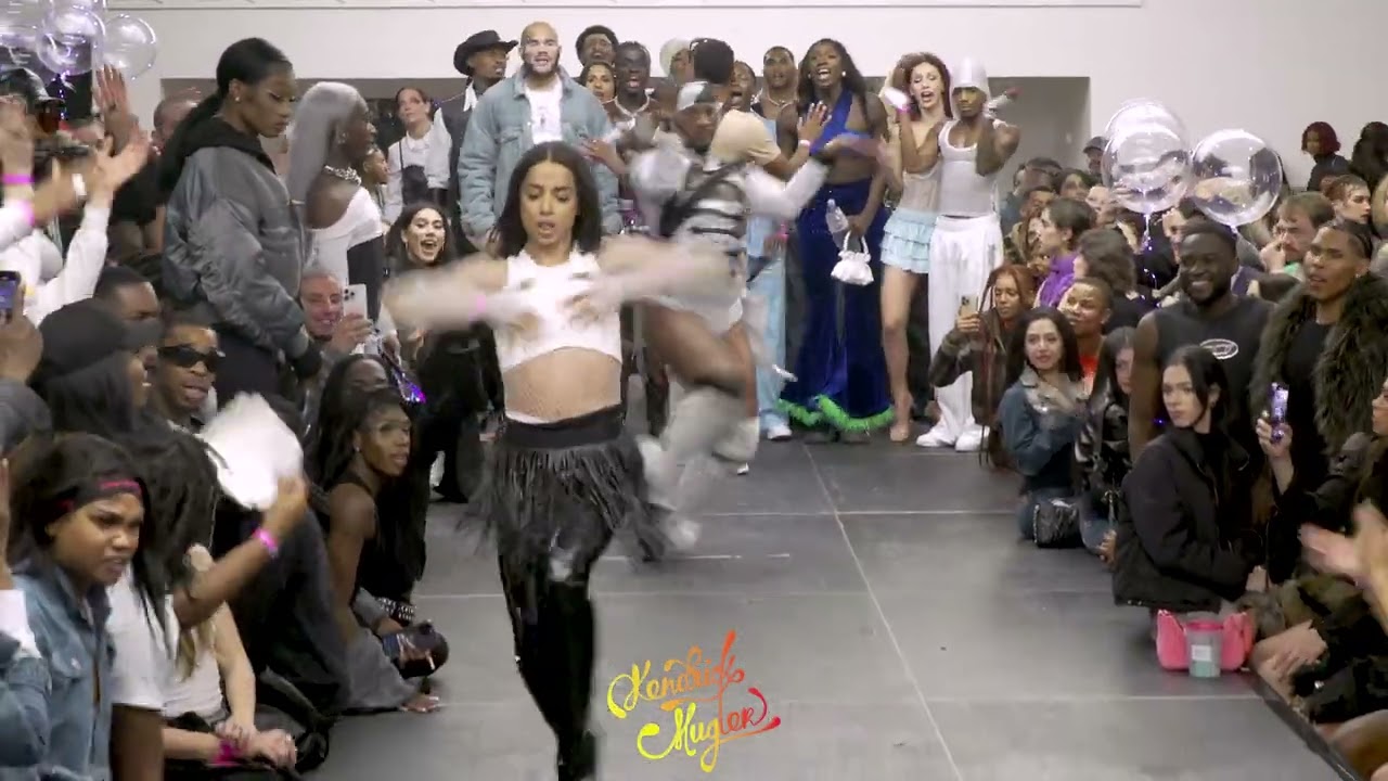 LEGENDARY PERFORMANCE THE MTV BALL