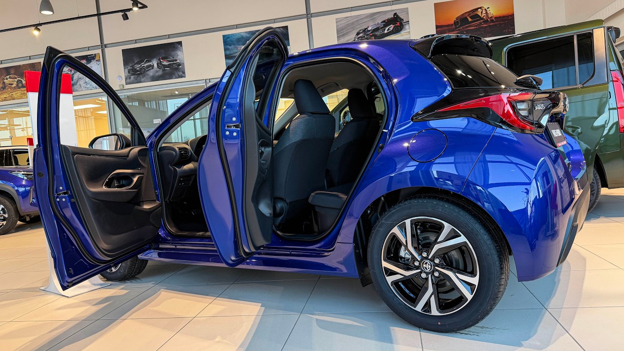 2026 Toyota Yaris Exterior & Interior Walkaround 4K