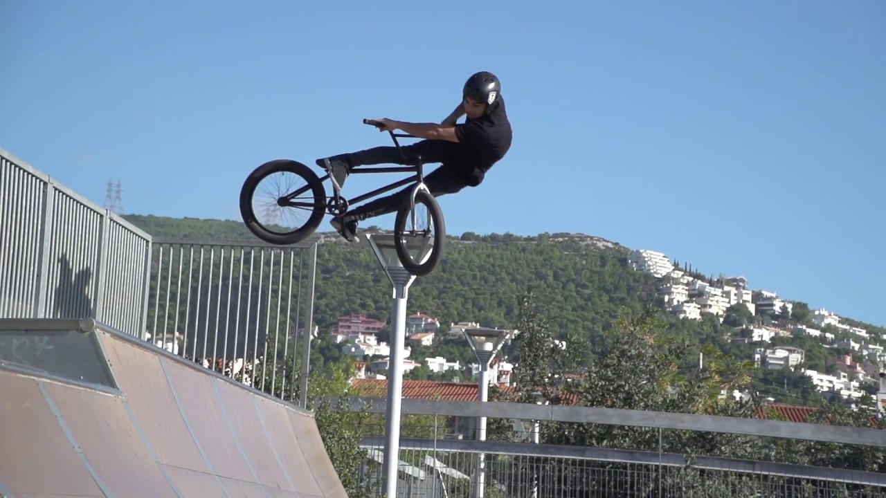 How To LookBack Gutlessbmx
