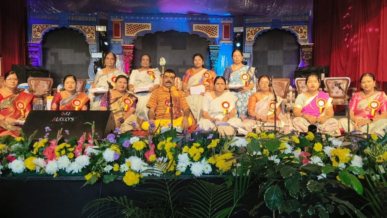 ಚಿತ್ರದುರ್ಗದ ಕಬೀರಾನಂದಾಶ್ರಮದಲ್ಲಿ ಭರ್ಜರಿ ಭಜನೆ! ಶ್ರೀ ನಾಗರಾಜಶಾಸ್ತ್ರಿ ಭಟ್ಟರು ಮತ್ತು ತಂಡದವರಿಂದ ಭಜನಾ ಸುಧೆ