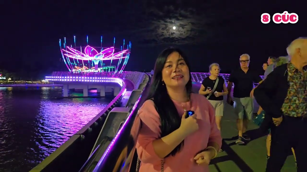 Buổi Tối Trên Cầu Tình Yêu Của Bến Ninh Kiều Cần Thơ Thế Nào ?