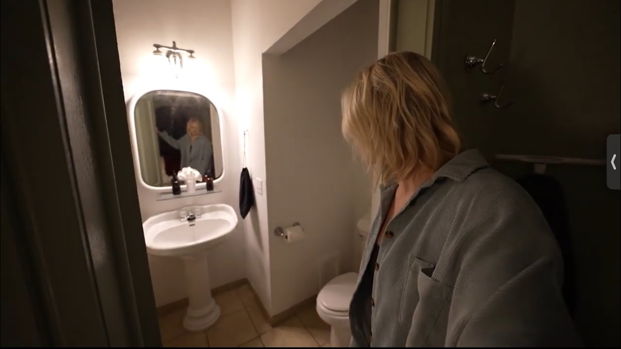 I noticed this in @samandcolby newest video&hellip; Crescent Hotel