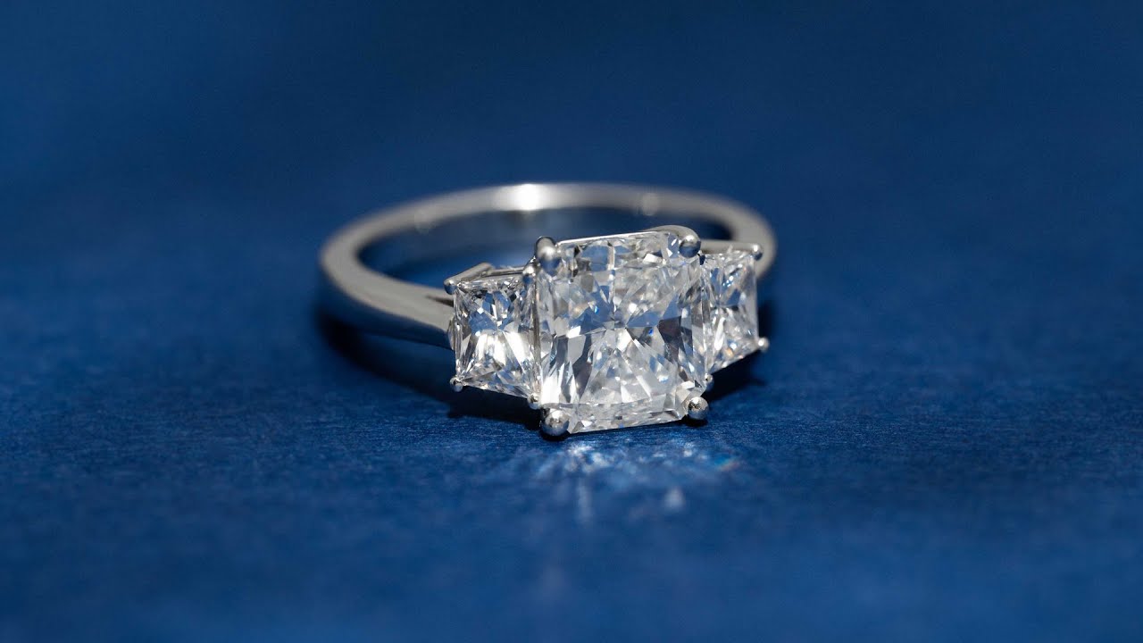 Happy Holiday's 2023 | Day's Jewelers | Since 1914
