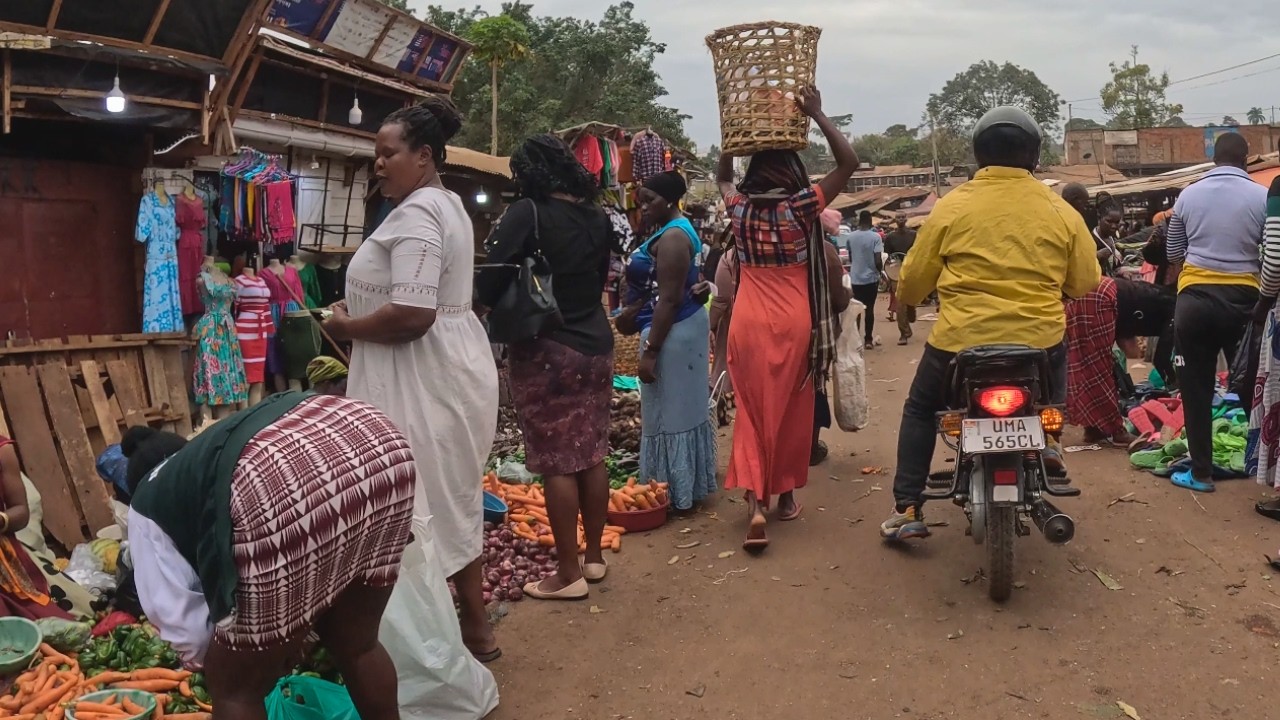 Exploring an African Market Street🌍🇺🇬UGANDA