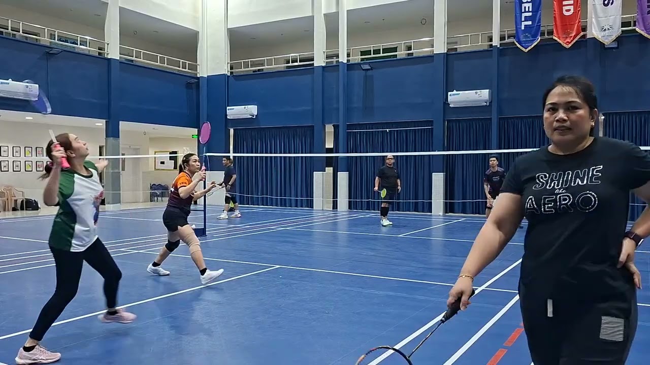 Badens Riyadh Badminton Queing: Ver/Alexa vs. Adrian/P2