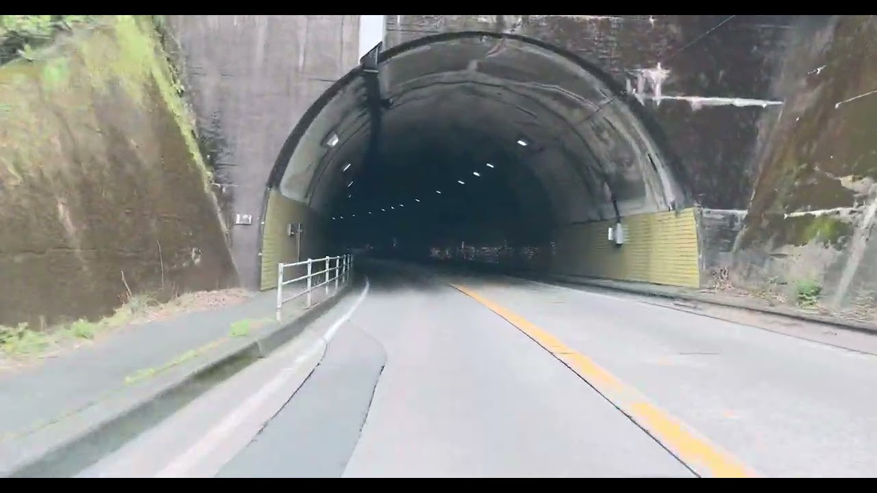 国道35号線〜春〜四つ続くトンネル 上有田
