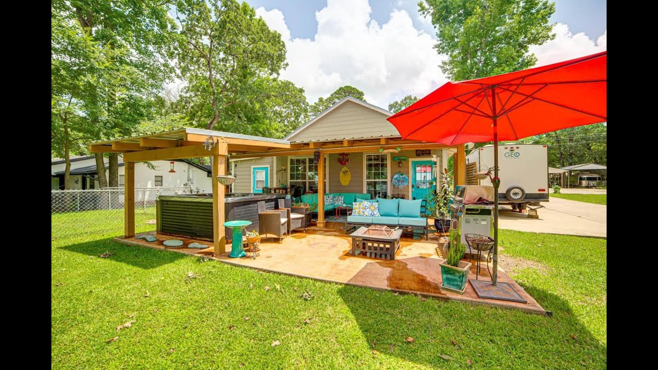 Pet-Friendly Lakefront Getaway with Hot Tub! | Cabins in Coffee City