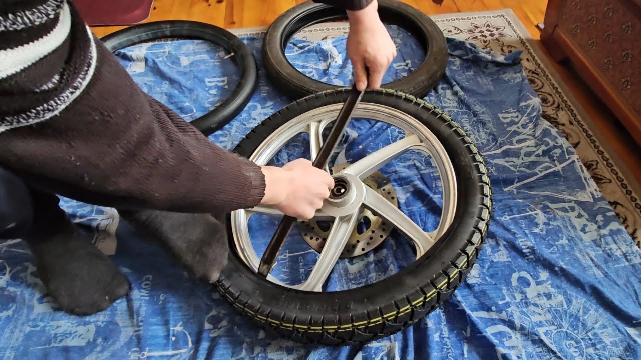 Motosiklet lastiği değişimi, tubeless (kolay şişirme)
