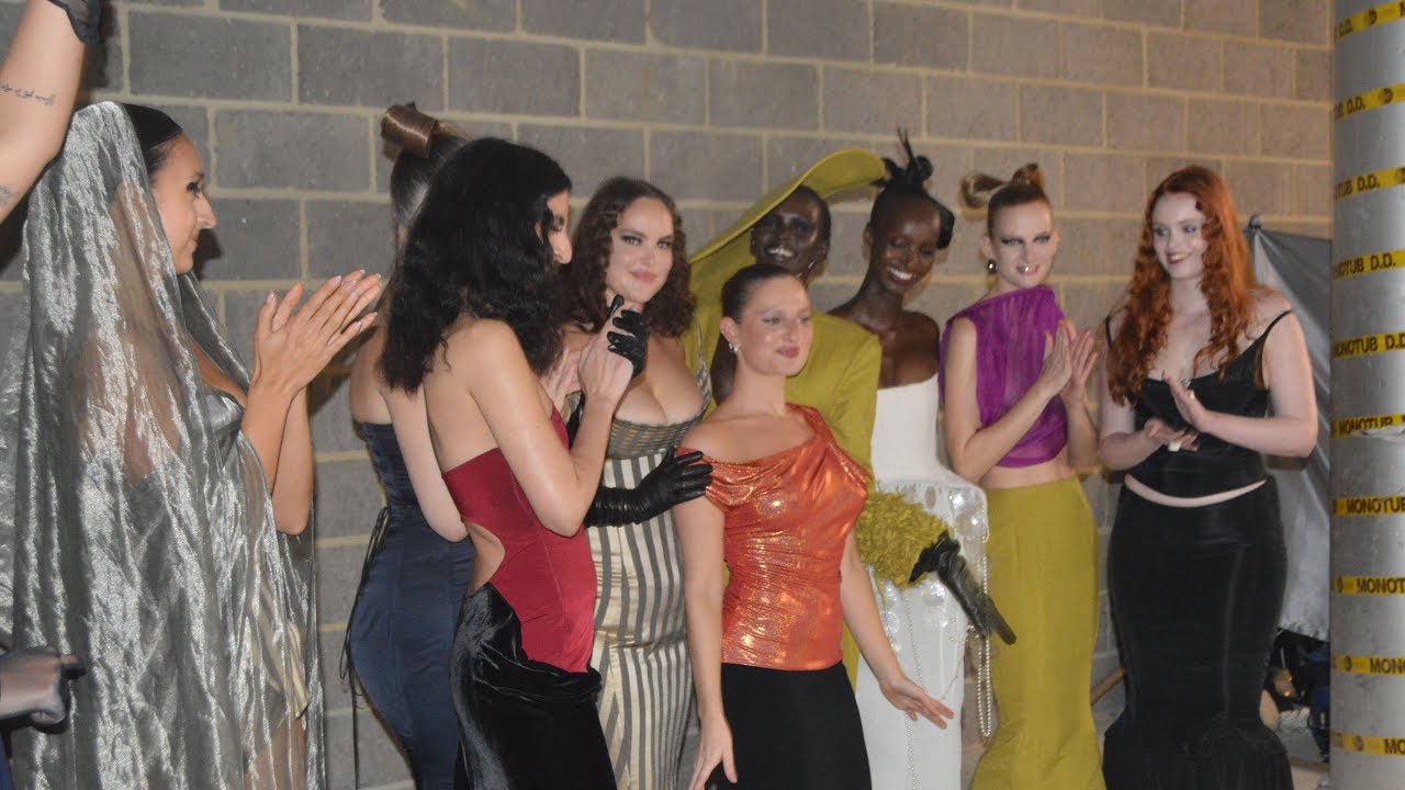 S19:E22 // ellie misner demi couture show