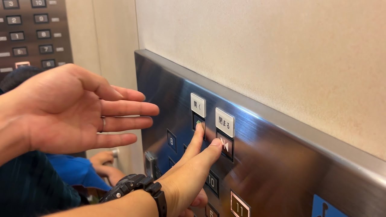 【ふざけすぎ】JR京都駅ビルのエレベーター/JR Kyoto Station Building Elevator〜2025〜