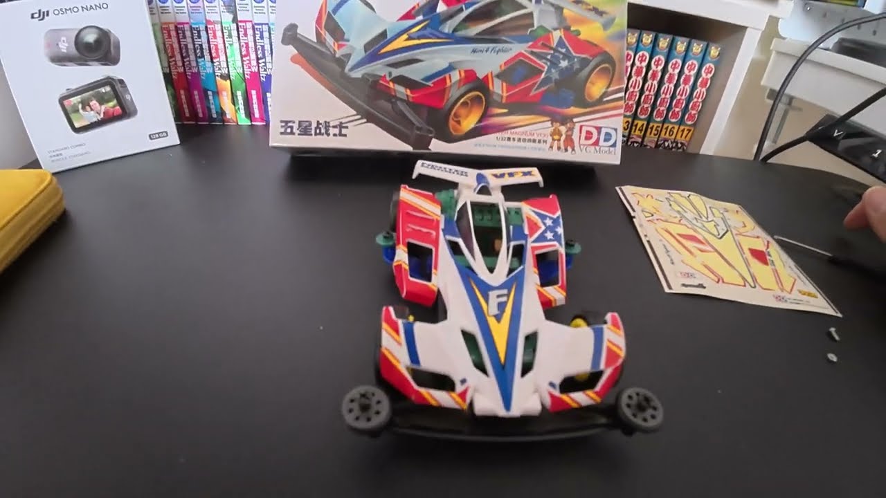 Putting together the mini 4WD toy car with american color