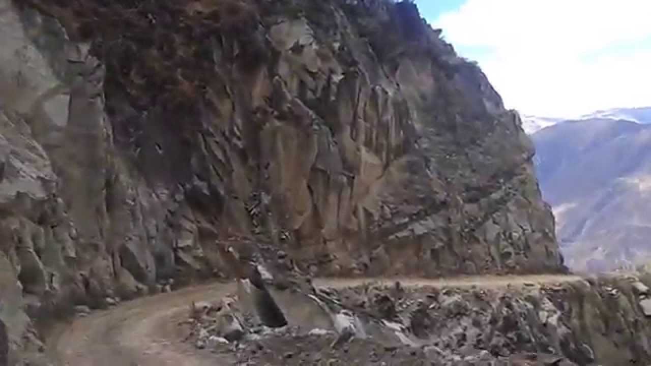 LA VARIANTE MACACHAYA PACOMANTA EN LA RUTA HACIA MI HUAROCHIRI