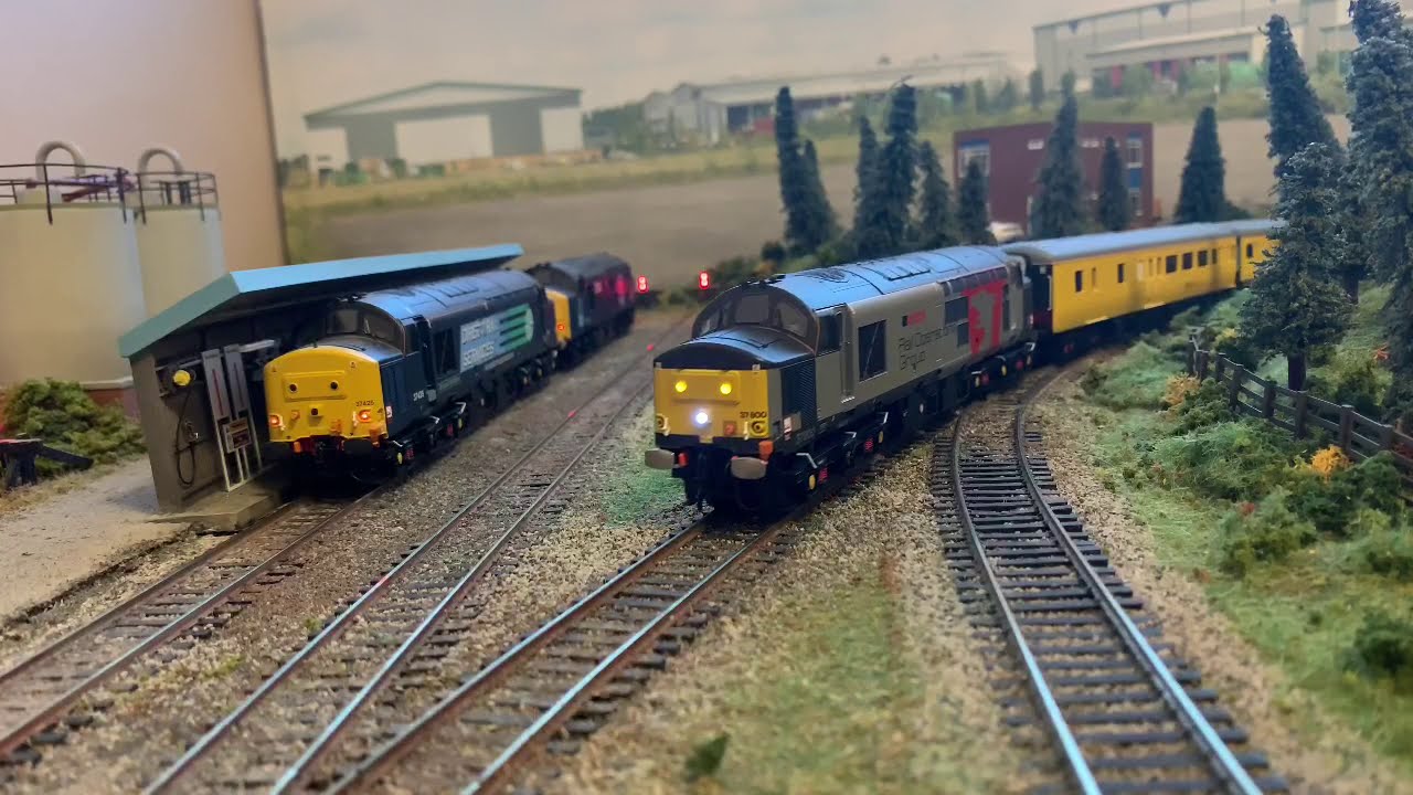 Goodford Model Railway MK2 - 1. Running Session 1