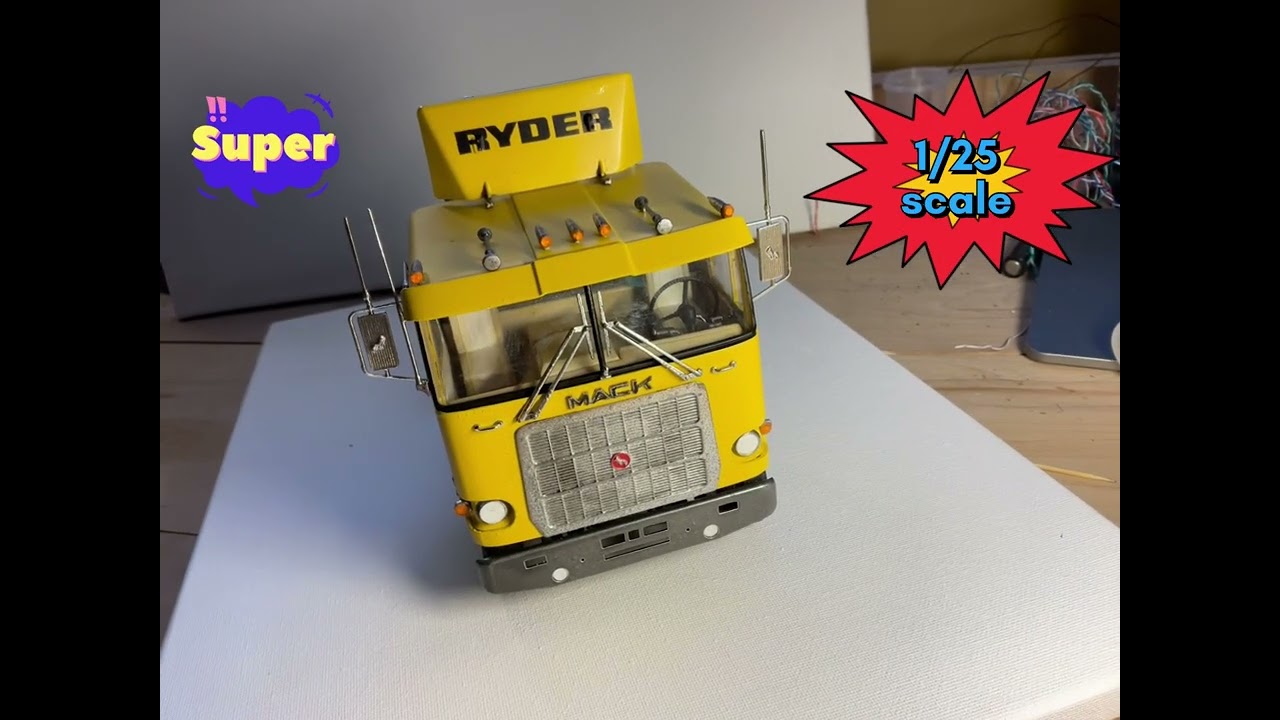 Mack Trucks Cruise-Liner 1/25