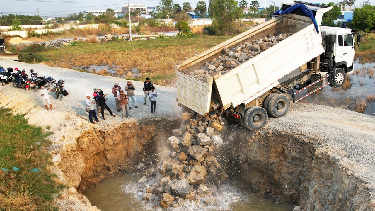 Great Opening New Location Land Size Filling 40m x 40m Use Super Shantui Dozer & 5T& 18T Dump Trucks