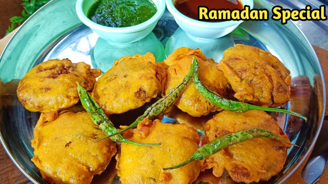 ऐसे बनाये स्वादिष्ट और सबसे चटपटे आलू वड़े |Ramadan Special | Aaloo Vada, Vada for Paav