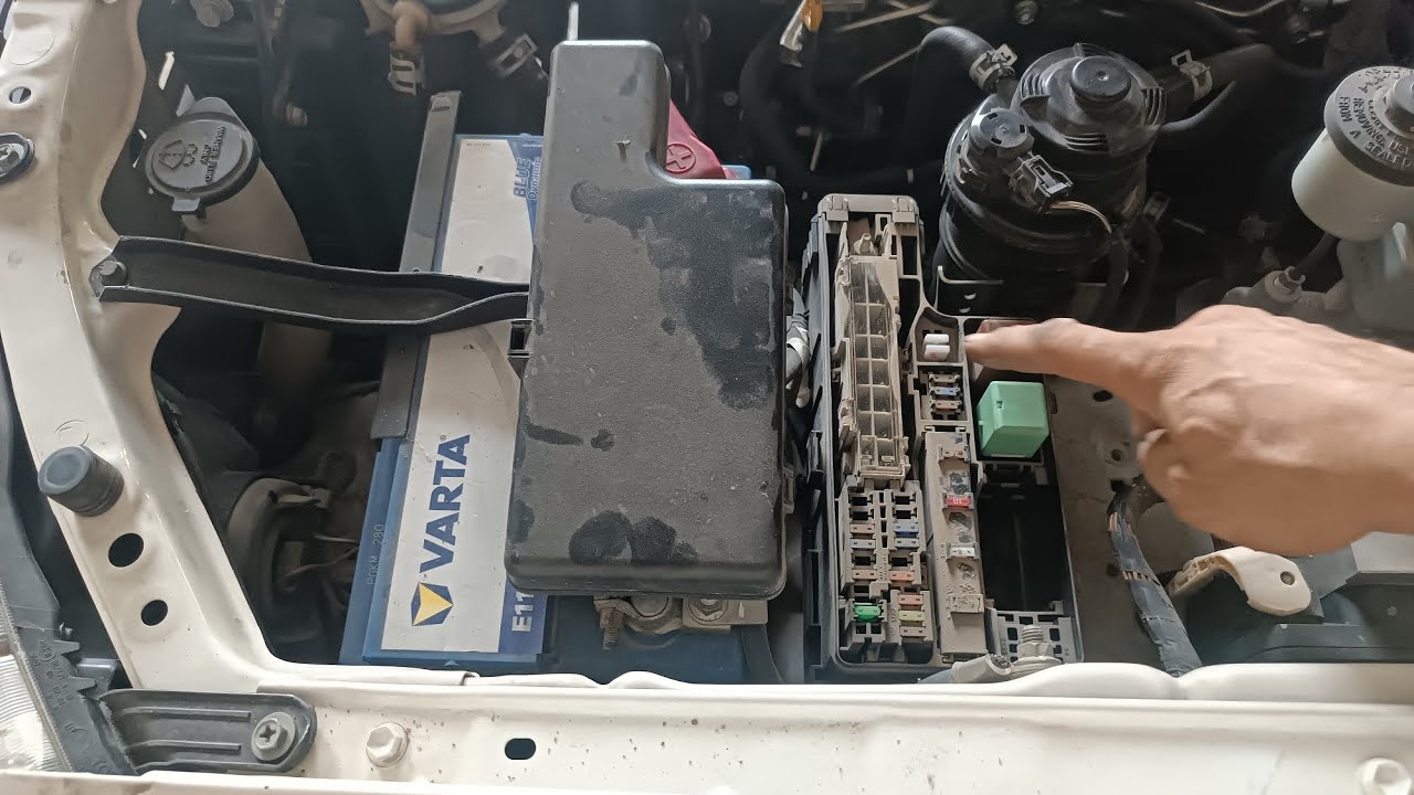 مكان فيزيبل منبه سيارة كلاكصو  تويوتا هايلوكس toyota  fusible klaxon ،Toyota Hilux