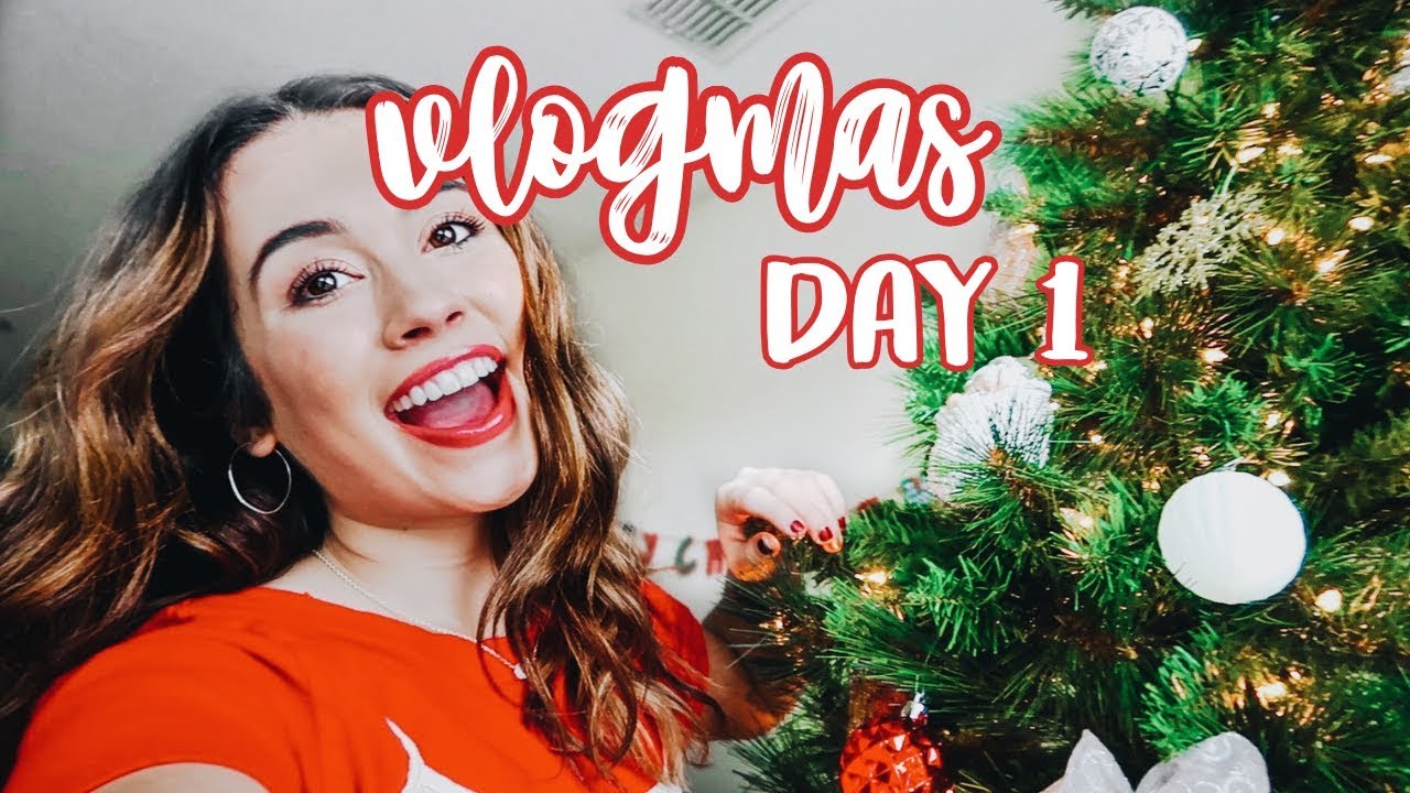 MY FIRST CHRISTMAS TREE + very last disney parade .... | vlogmas day 1