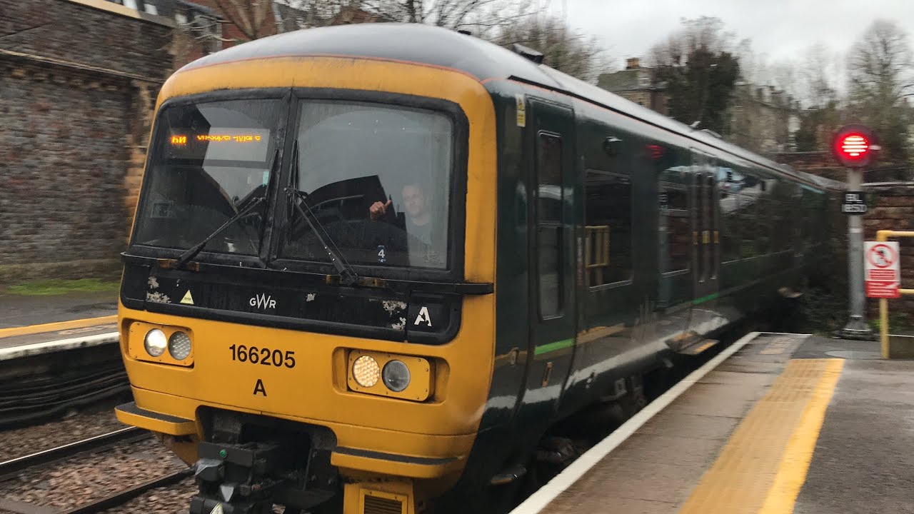 Class 166205 arriving into Clifton Down