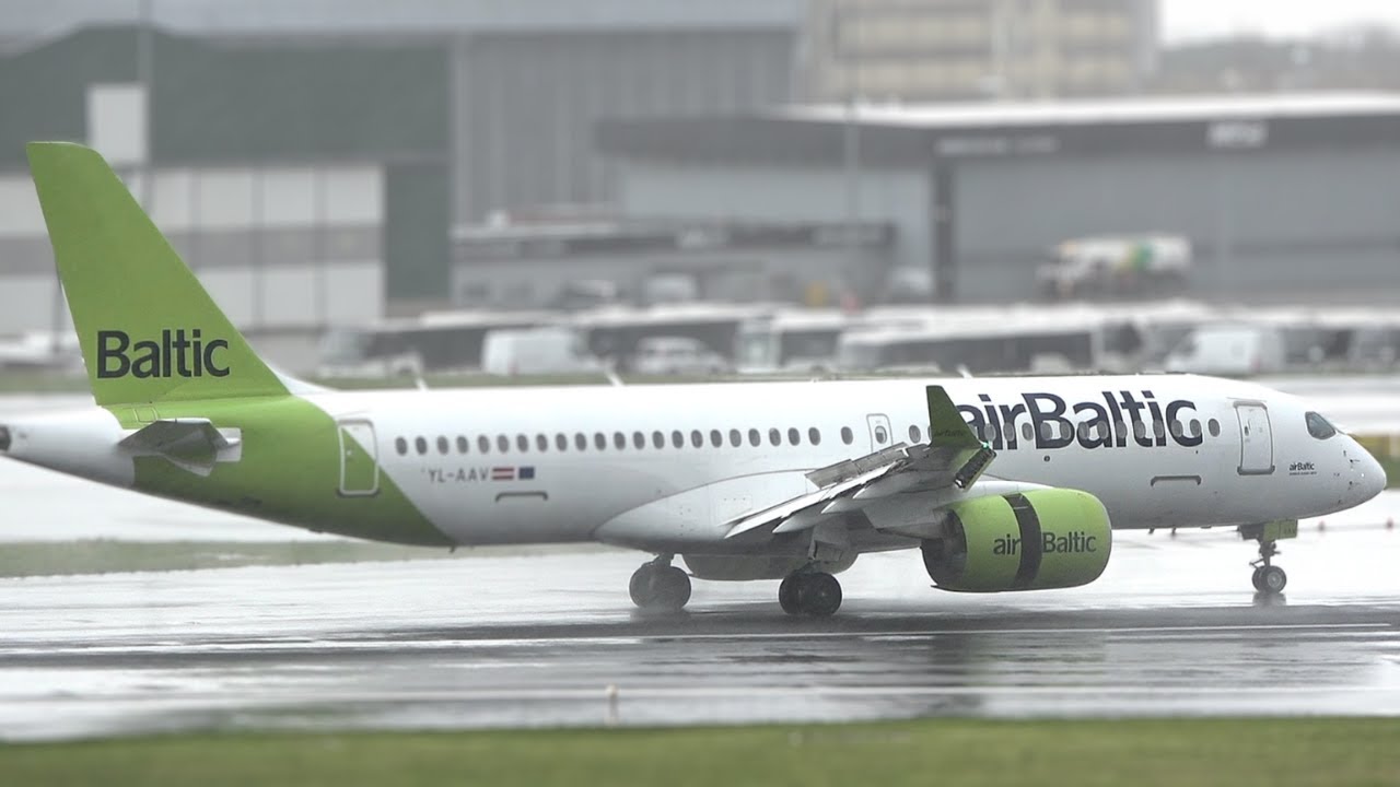 Oops! Pilot’s WRONG Taxiway Exit Caught on Camera! 🚨✈️