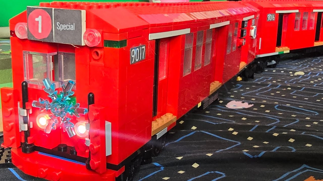 Lego MTA Subway Train! - R33 Redbird Subway Car [Holiday Train 2022] Speed Build!