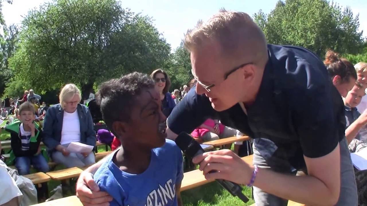 Allsångsproffsen @ Farsta gård 20160606  Gå upp och pröva dina vingar
