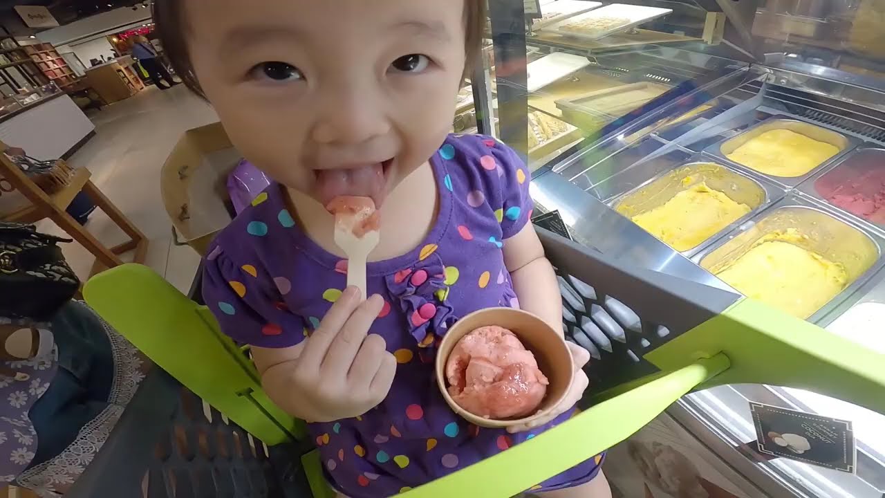 Bé Chippy Siêu Quậy Đi siêu thị THEO HÌNH LÁ CỜ Cùng Ba -  chippy gia đình vui nhộn ,CP