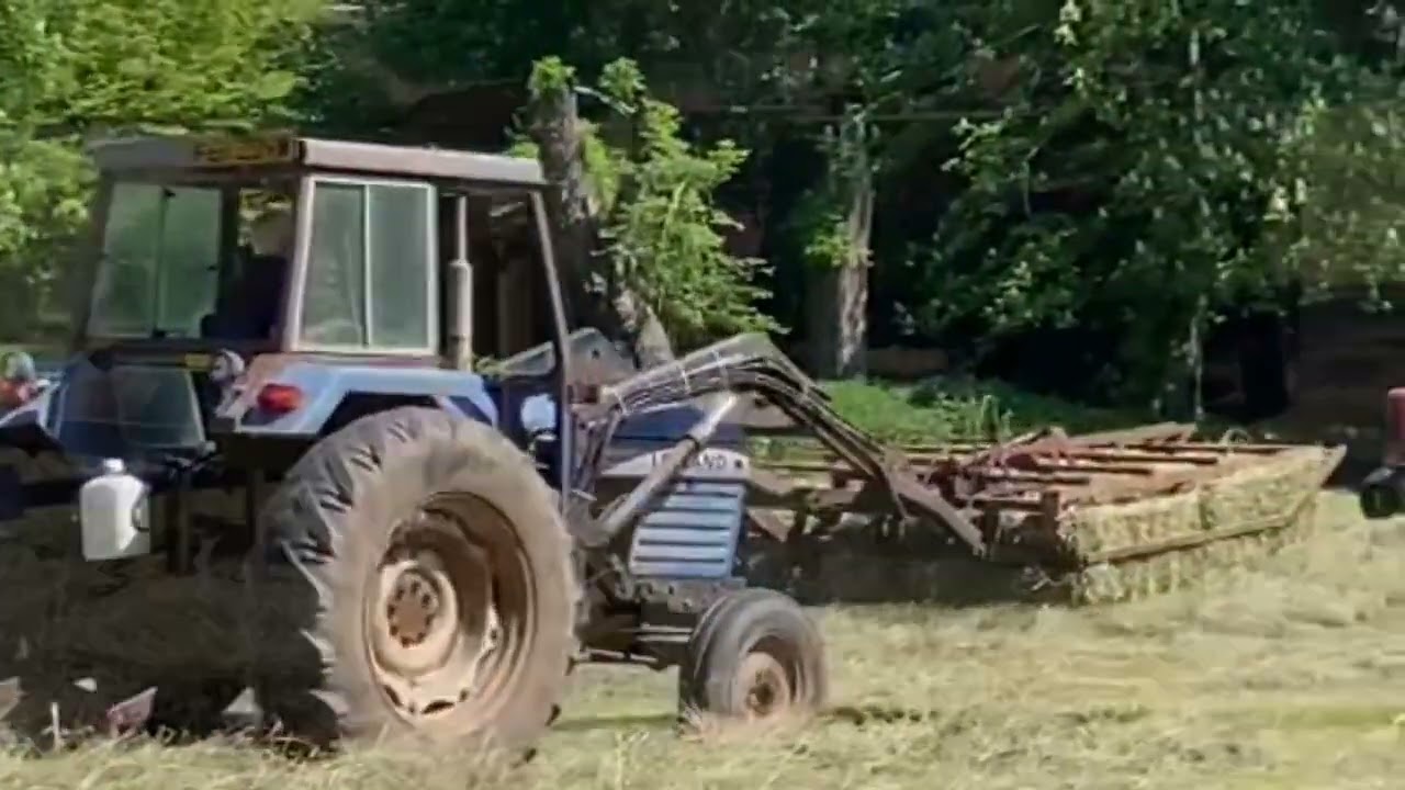 Loading bales…