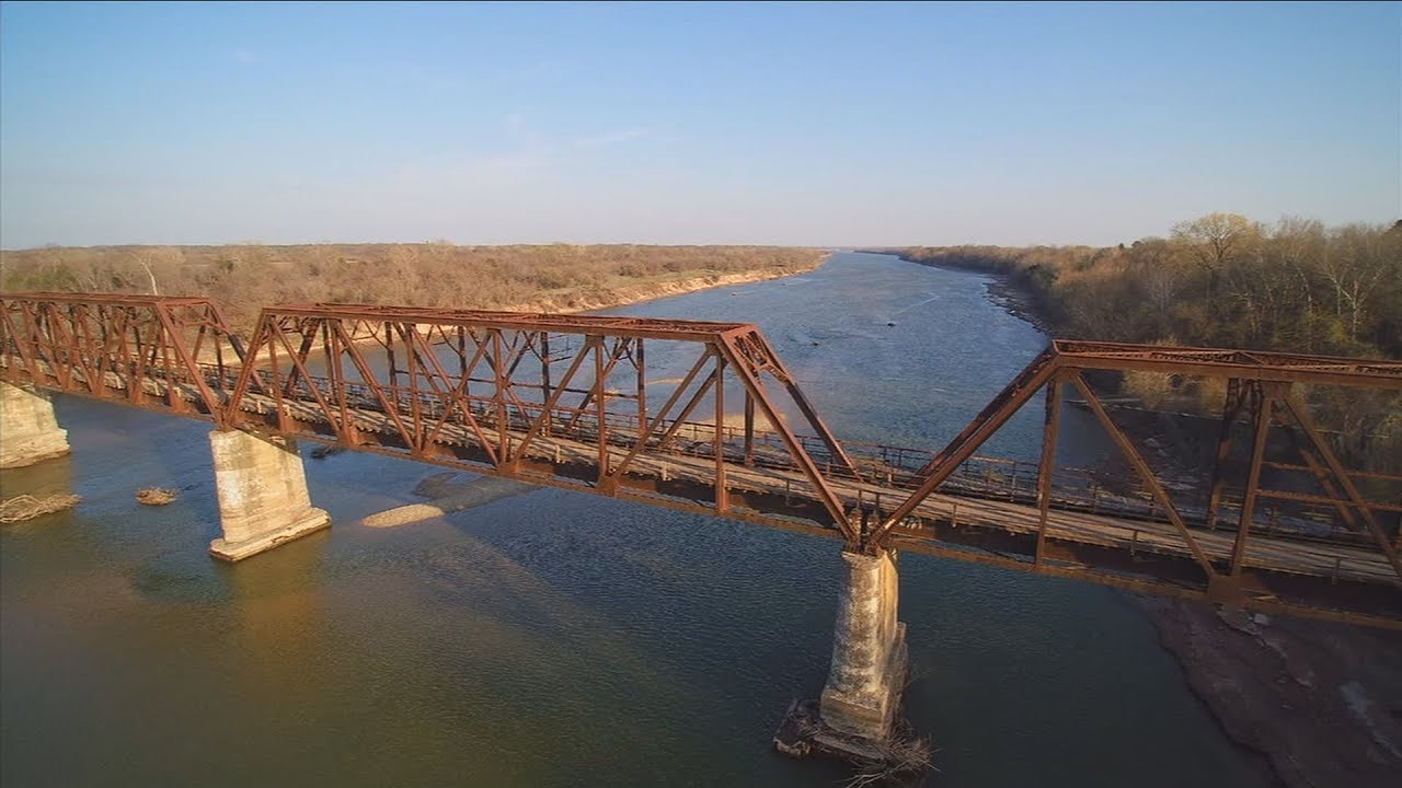 Carpenter's Bluff (Texas Country Reporter)