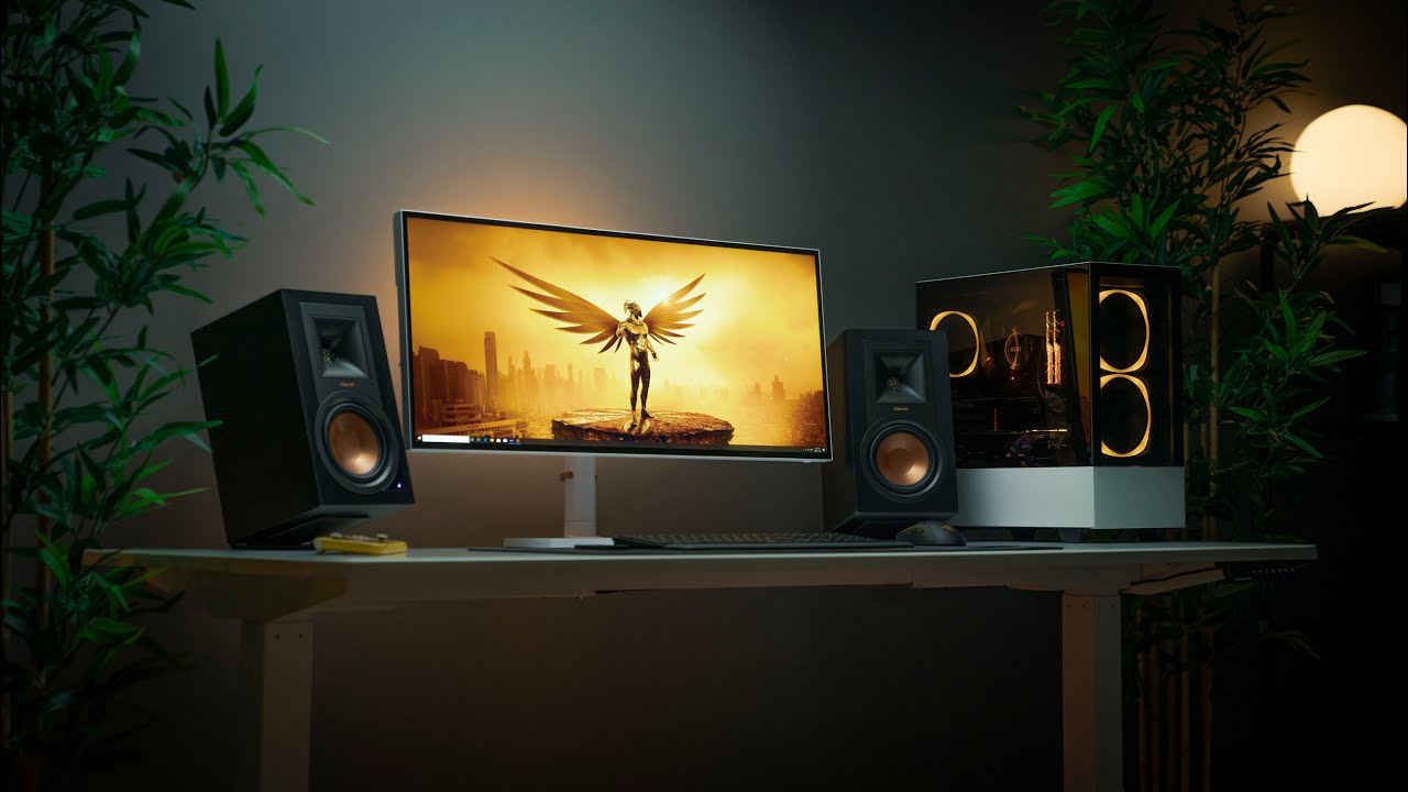 Minimalist Desk Setup Tour 2019 // Gaming x Productivity!