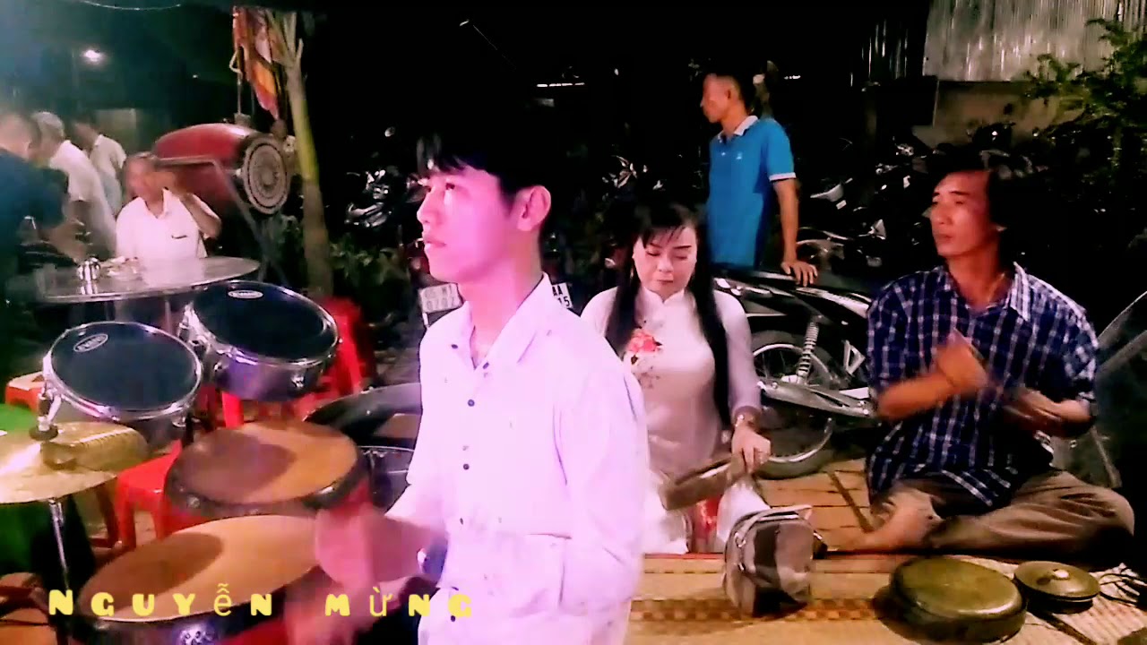 Đi Đám Mới Ba Đêm Nhạc Lễ Đánh Trống Ai Cũng Nhìn Quá Trời | Nguyễn Mừng Vlogs
