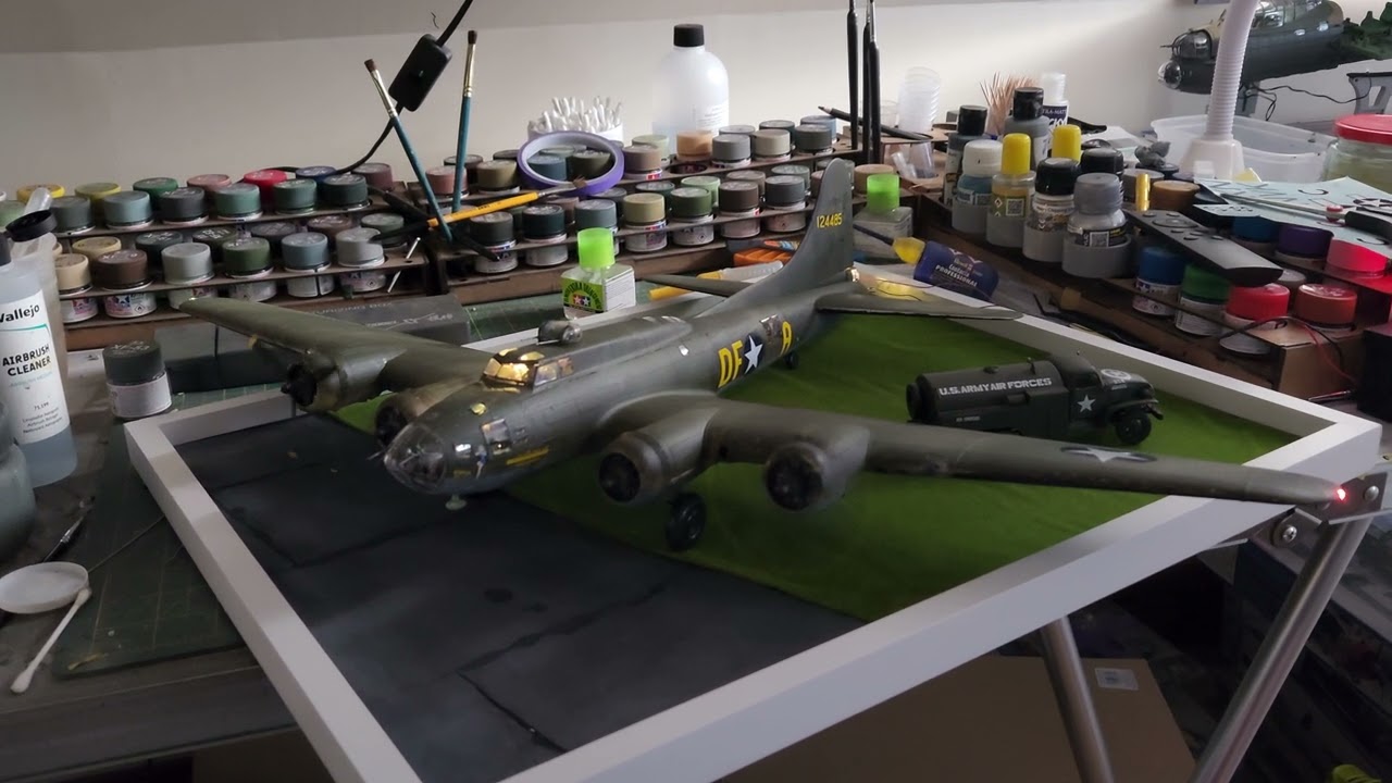 B17 G 1/48 scale magic scale modelling lights and sound