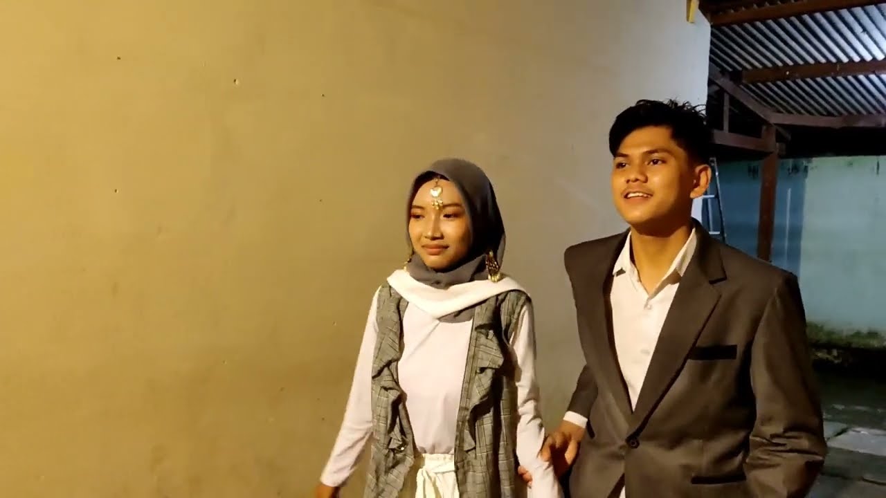 Parodi India KOI LADKI HAI | SMP Negeri 1 Jatirogo - 9G