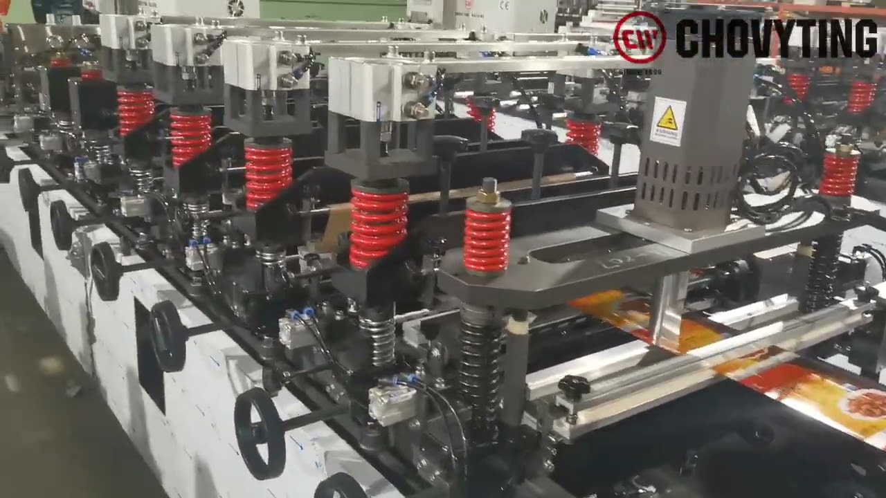 New coming 4 side seal with gussets food packaging pouch making machine