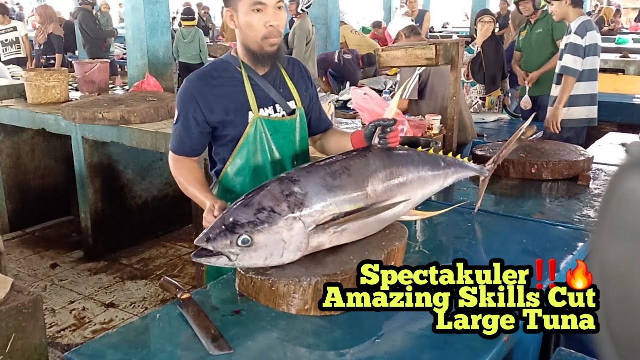 Satisfying 🔥Big Tuna Fish Cutting Skills by Abang Fadil at Jembatan Puri Traditional Market