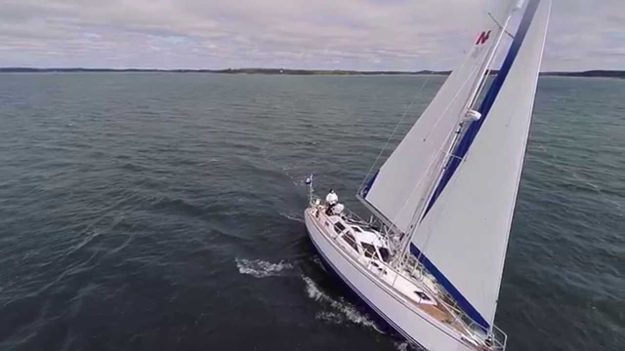 Nauticat&reg; 385 sailing