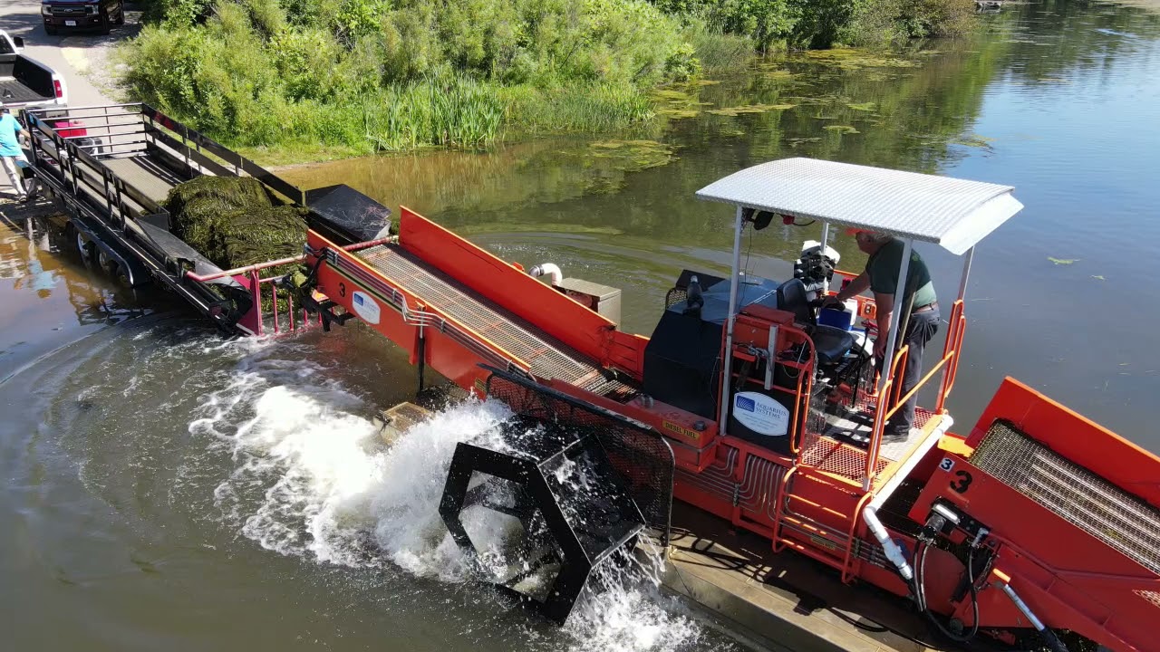 Mechanical Harvesting Removes Aquatic Plants Full of Phosphorus