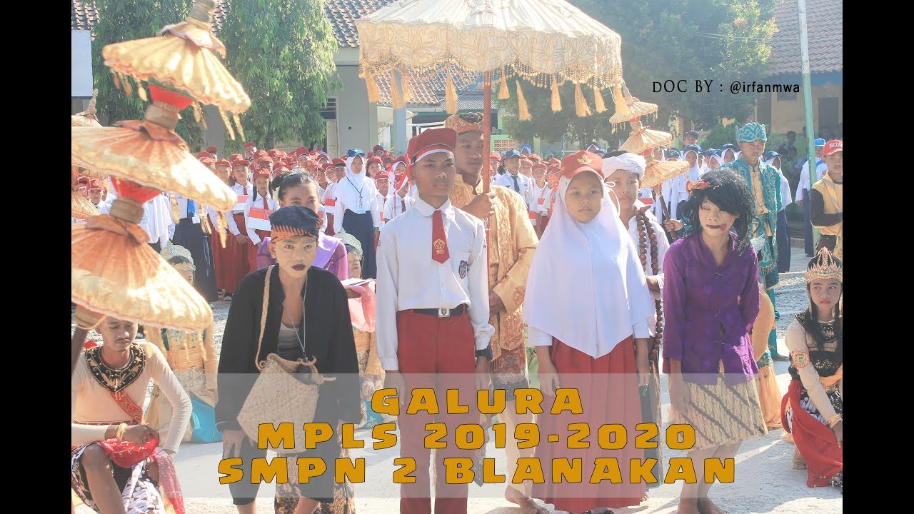 Prosesi Adat Galura SMPN 2 Blanakan Dalam Upacara Pembukaan MPLS 2019-2020