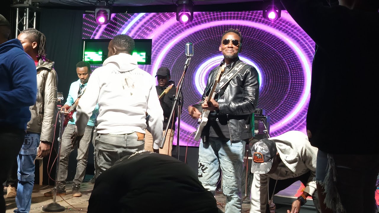 ALEX KATOMBI AOSHWA NA PESA LIVE ON STAGE RUNDA UKAMBANI🔥