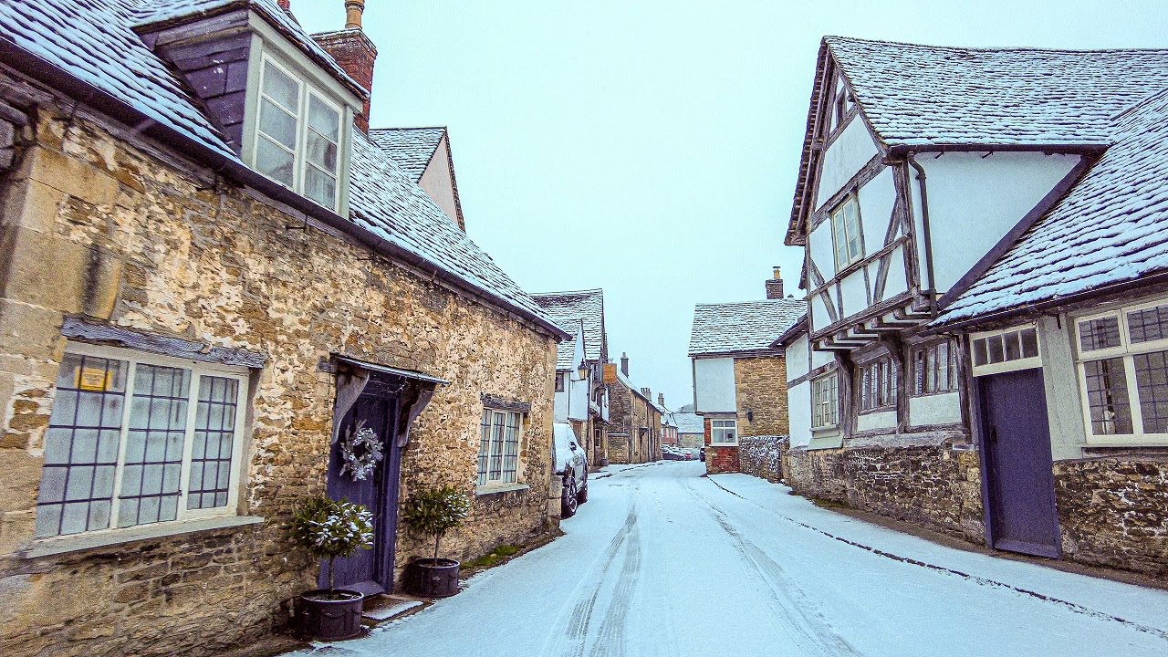 A Snowy Morning Walk in the Beautiful Village of Lacock