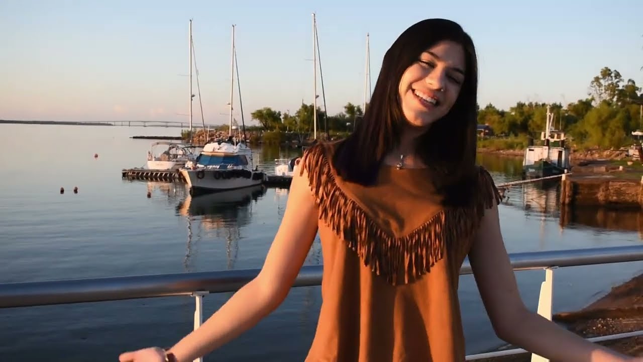 VALENTINA LOZANO  -  ASI SE BAILA EL CHAMAMÉ