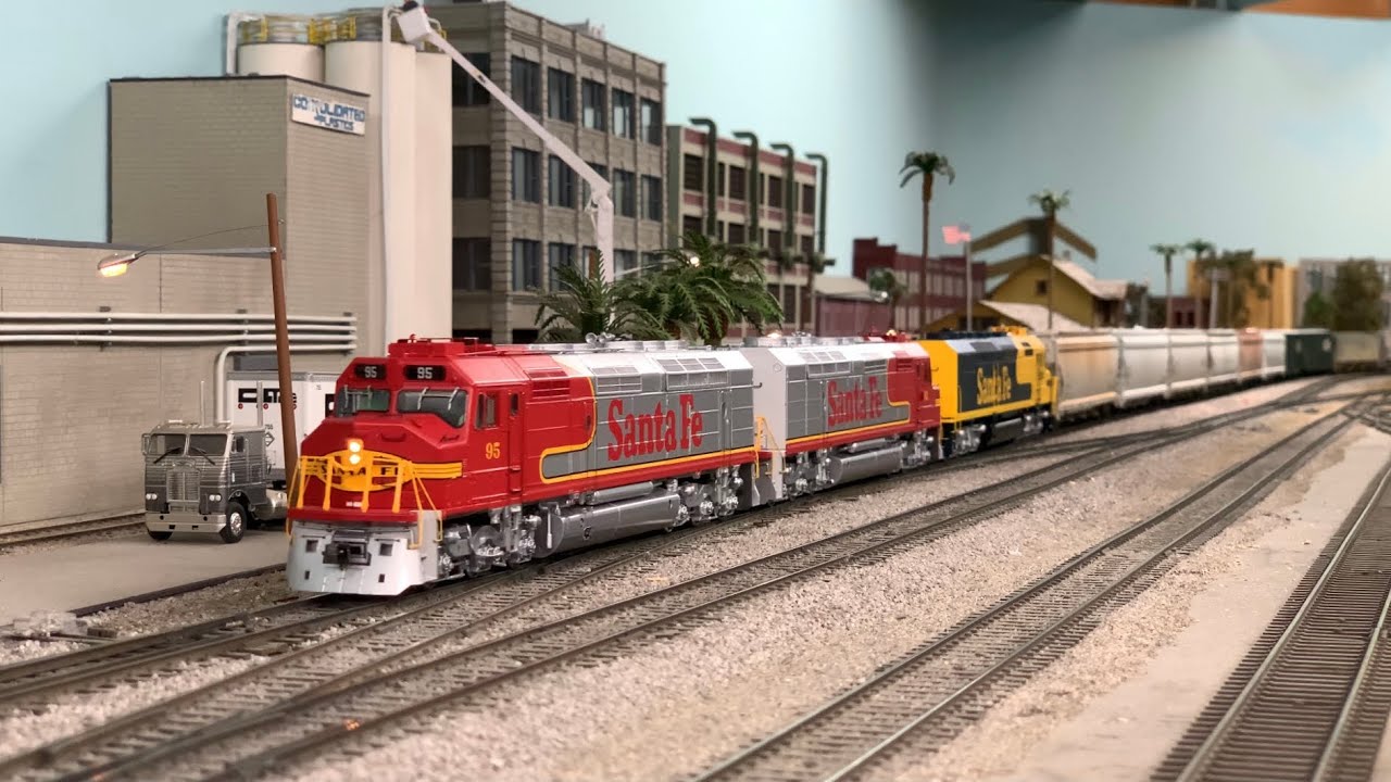 NON STOP HO Scale Model Trains | Santa Fe, SP & UP | Ep.11 [4K]